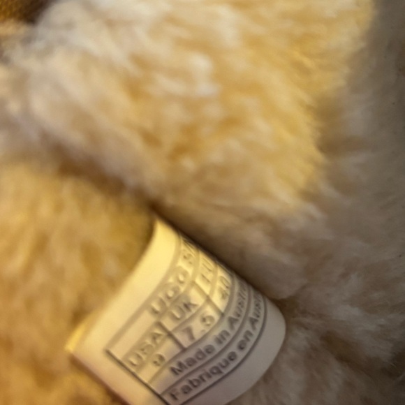 Women’s Uggs classic clear mini Boots Waterproof plastic logo fleece lined 9 - Picture 7 of 7